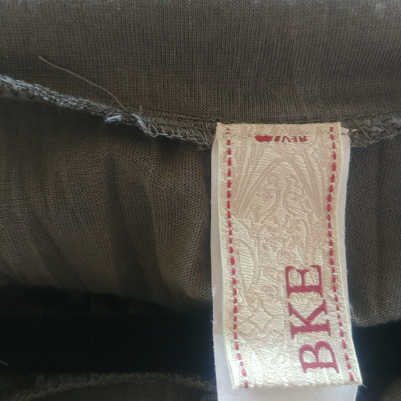 BKE Army Green Semi Sheer Huntress Top - Picture 7 of 7